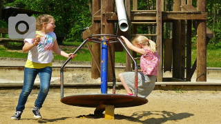 Spielplatz bei Festhalle